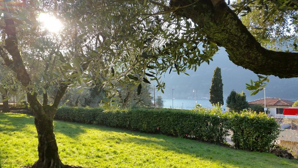 Villa Leilani B&B Sale Marasino Eksteriør bilde